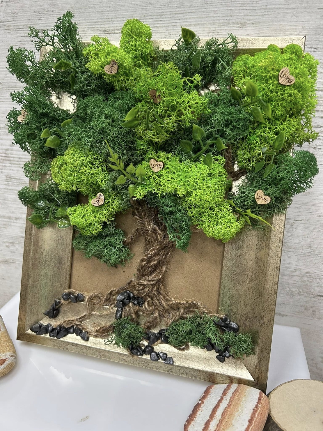 Дървото на живота със сърчица