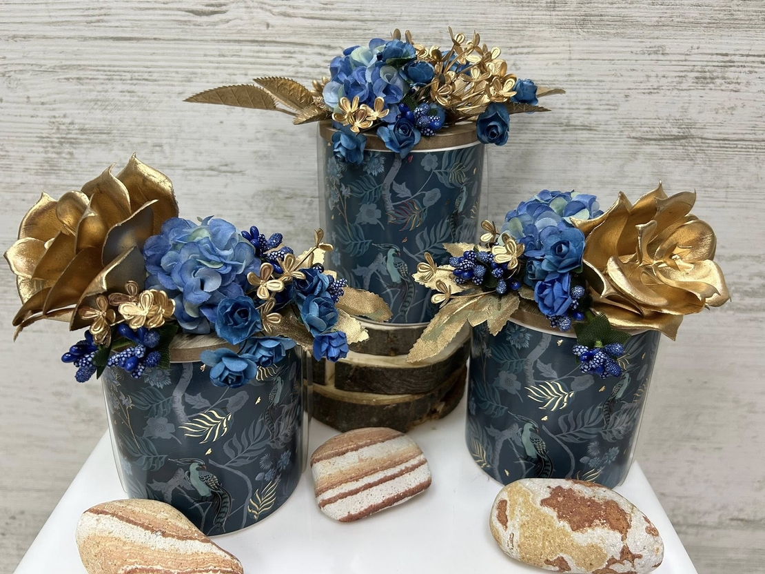 ДЕКОРИРАНИ ароматни свещи - сини