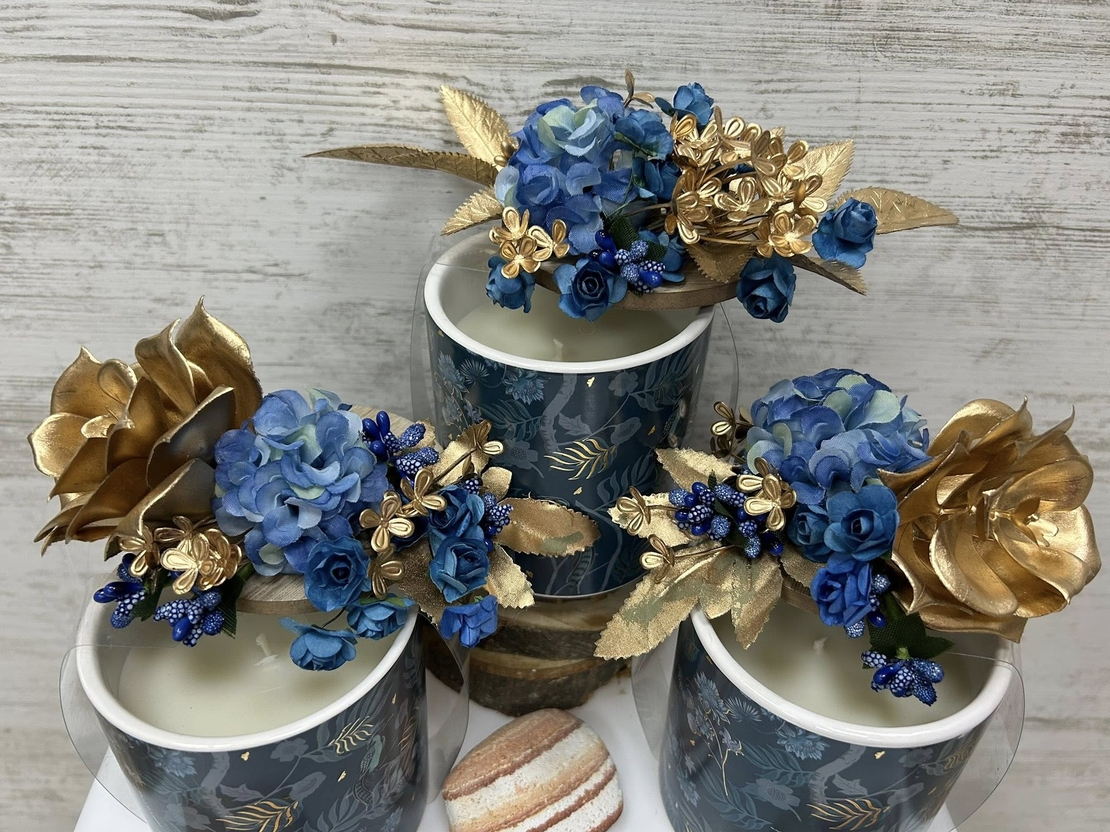 ДЕКОРИРАНИ ароматни свещи - сини