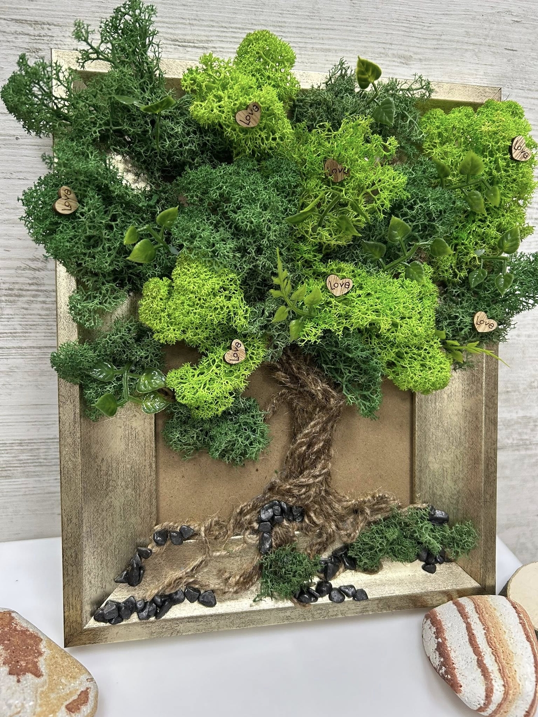 Дървото на живота със сърчица