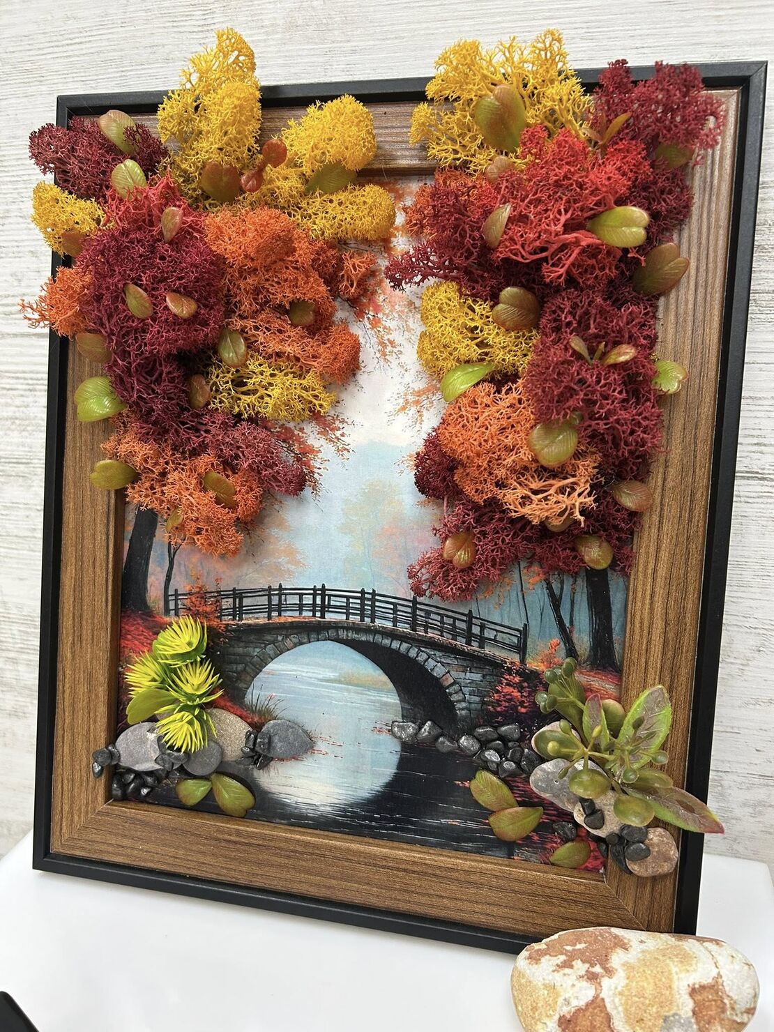 Есенен мост над реката