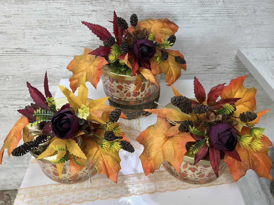 ДЕКОРИРАНИ ароматни свещи