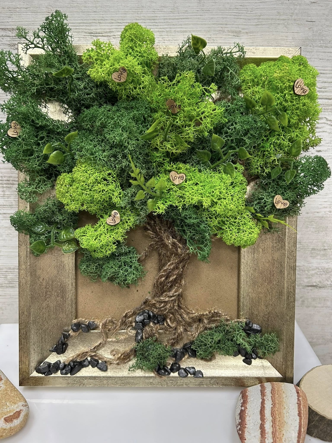 Дървото на живота със сърчица