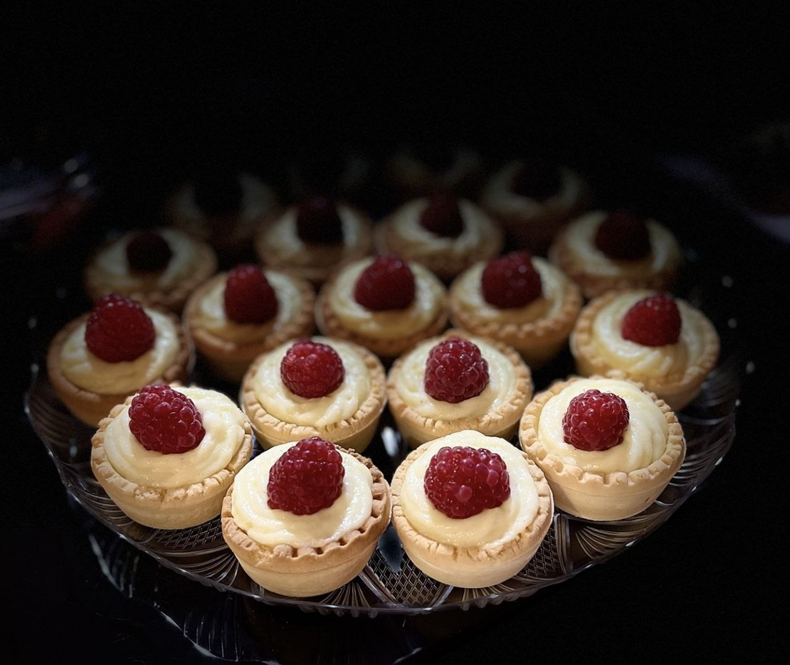 ПЛОДОВ ТАРТ С КРЕМ ЧИЙЗ - 20 БР.