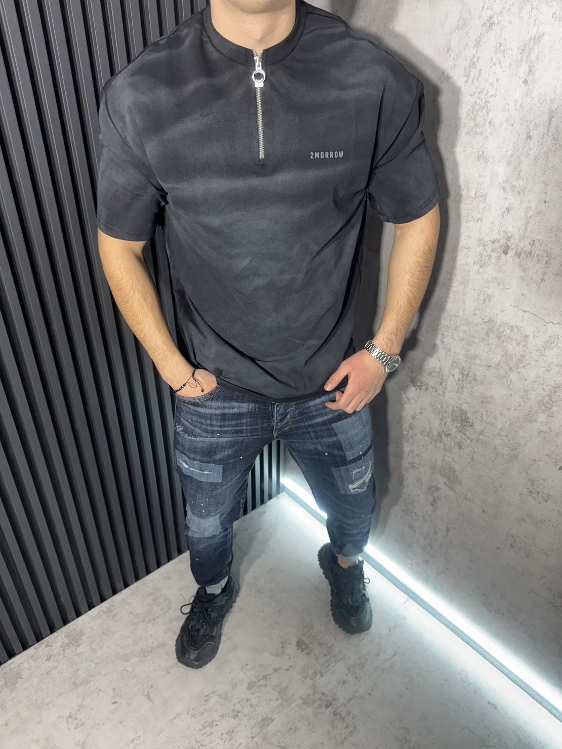 Тениска Черна с 