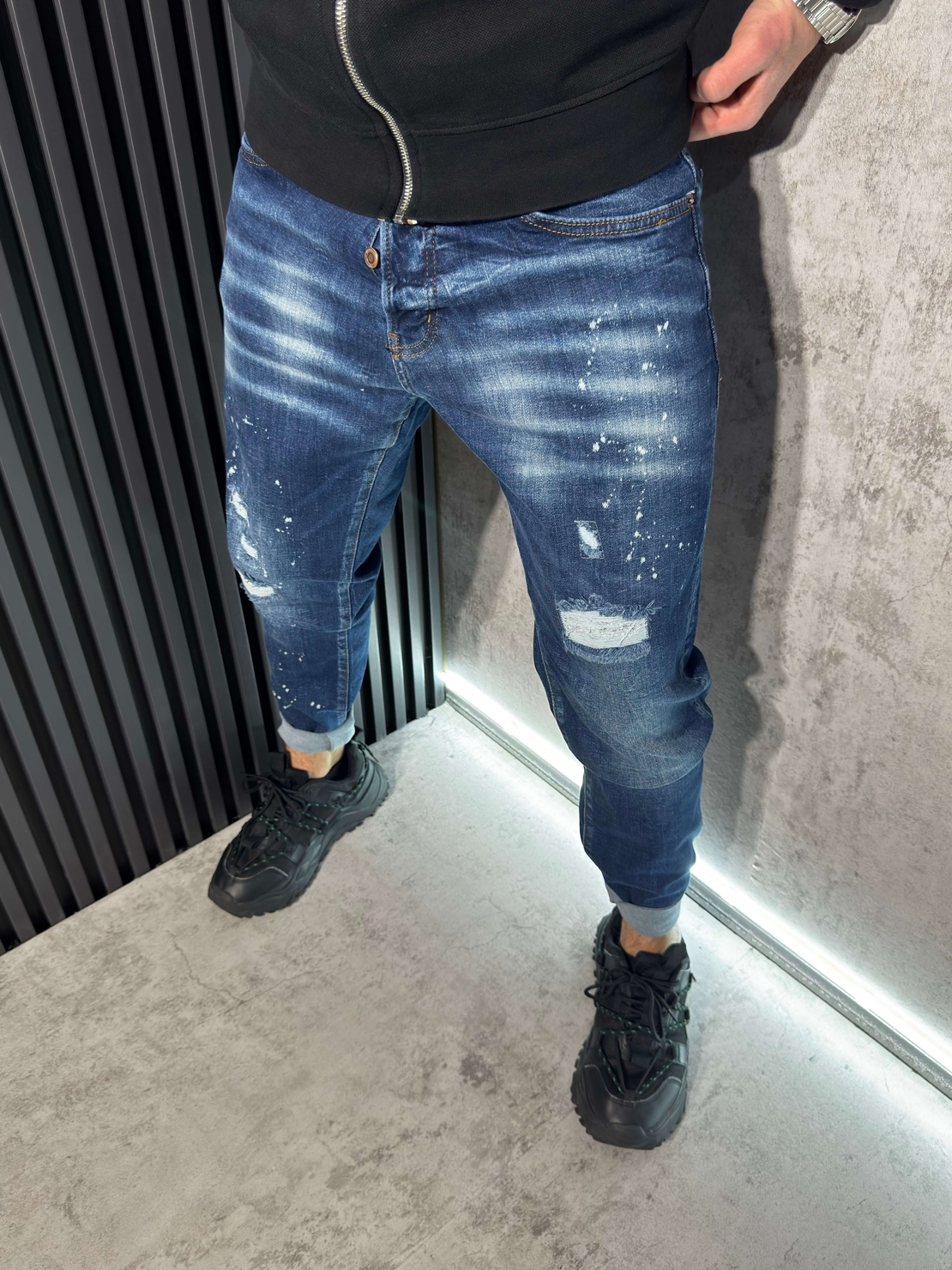 Мъжки Дънки Тъмносини с Пръски и Кръпки 12407