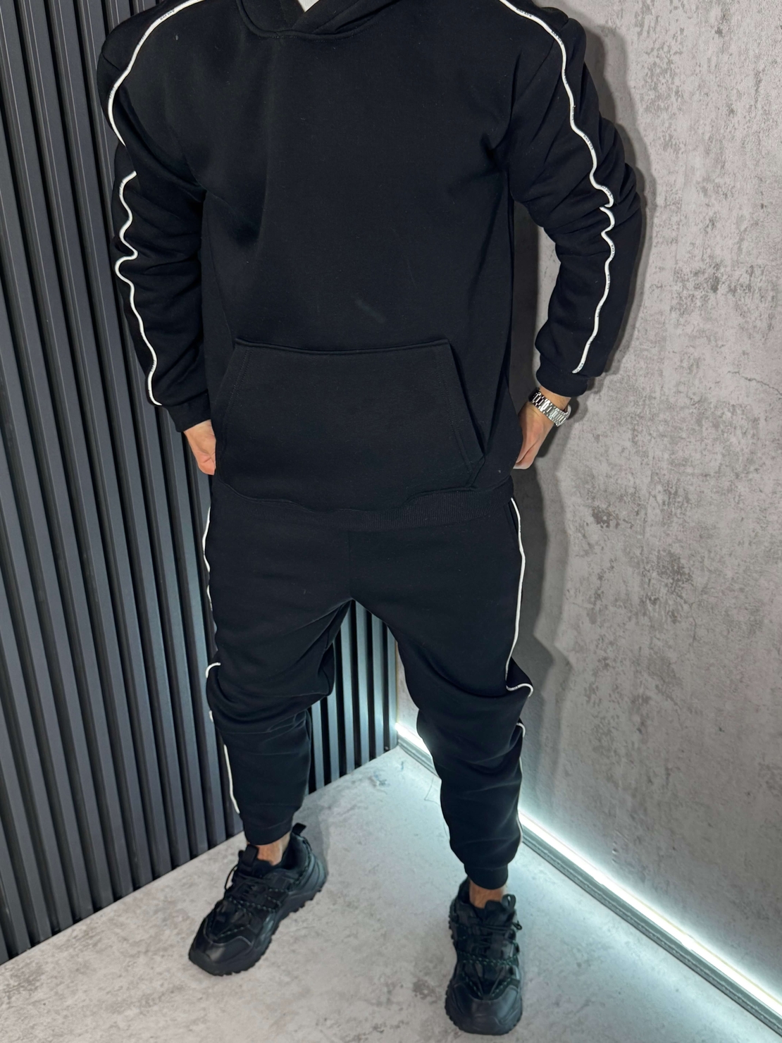 Мъжки Ватиран Екип в Черно