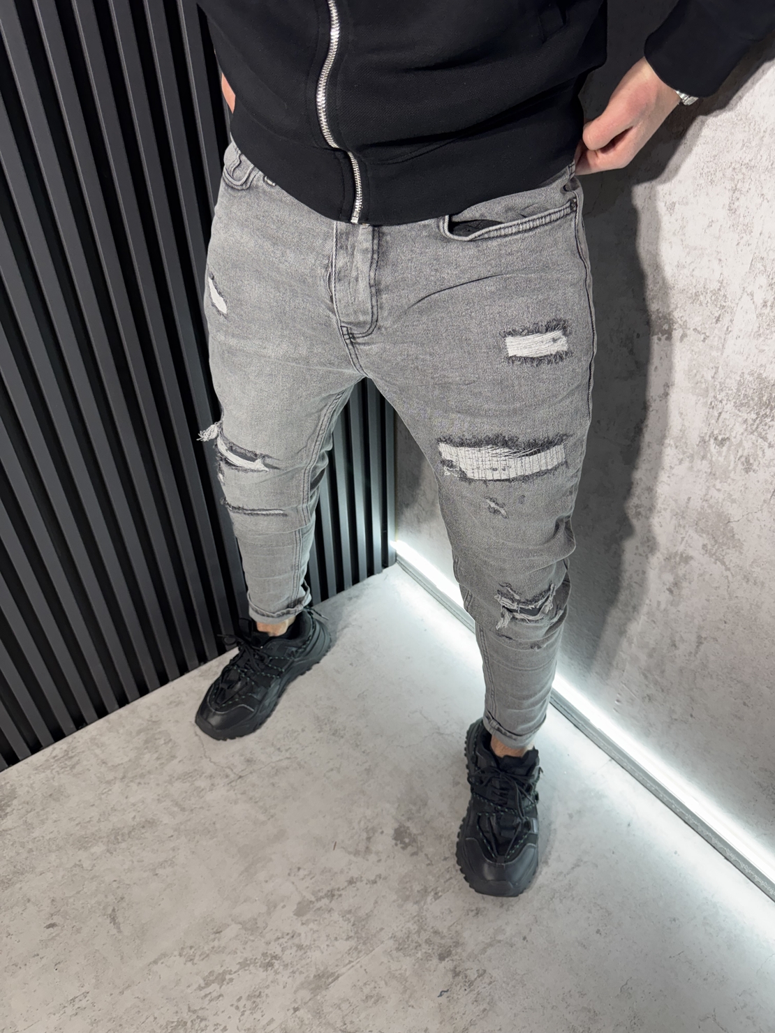 Мъжки Дънки Сиви с Кръпки 5848