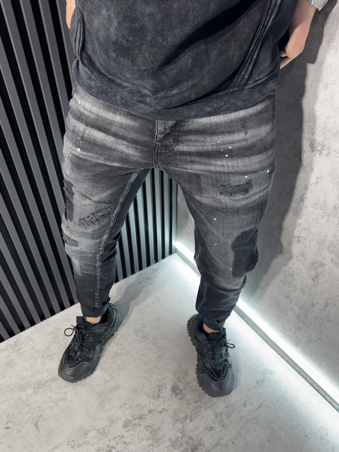 Мъжки Дънки Черни с Кръпки, Пръски и избелващ ефект