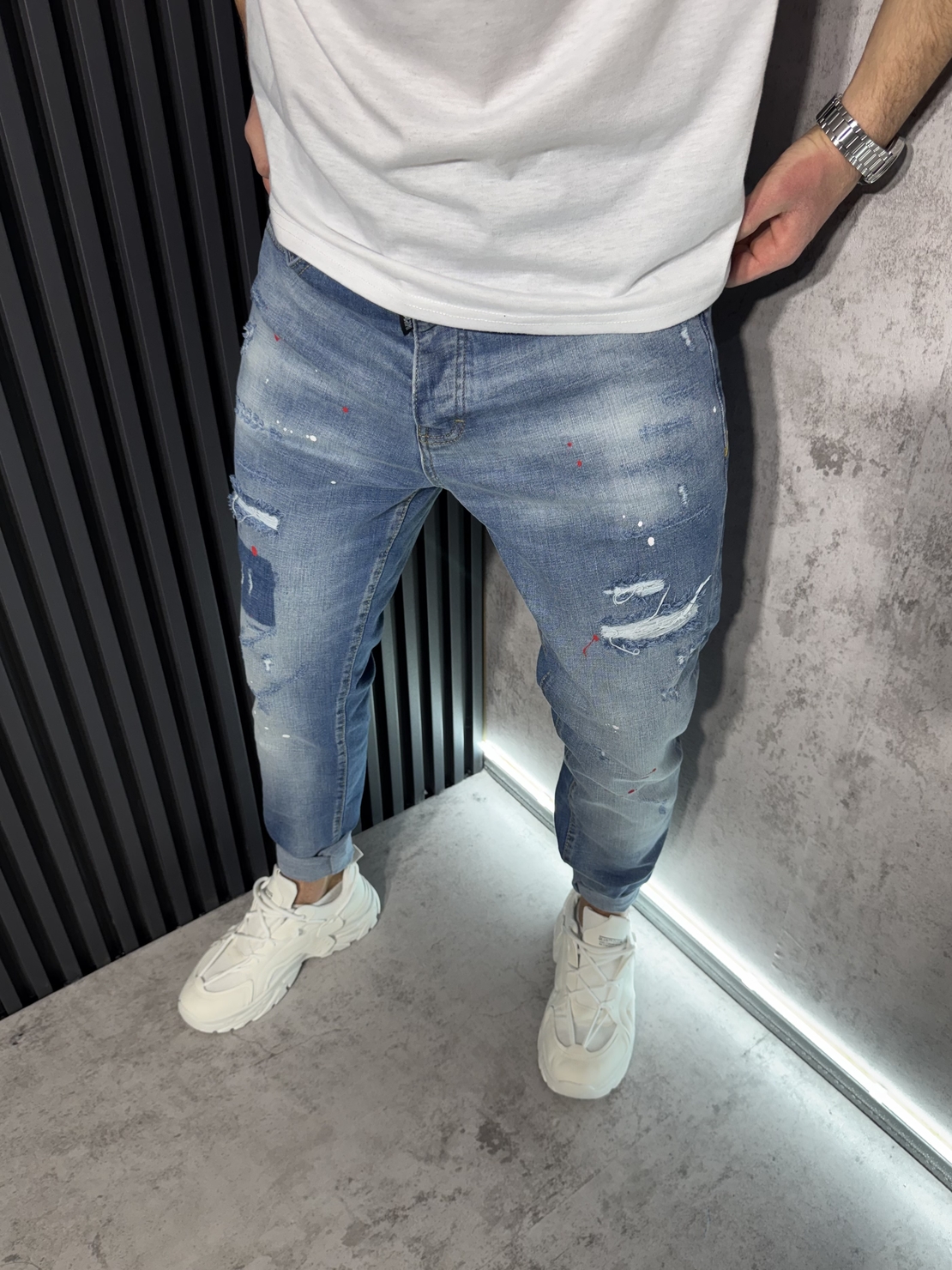 Мъжки Дънки в Светлосиньо с Кръпки - 352 R6