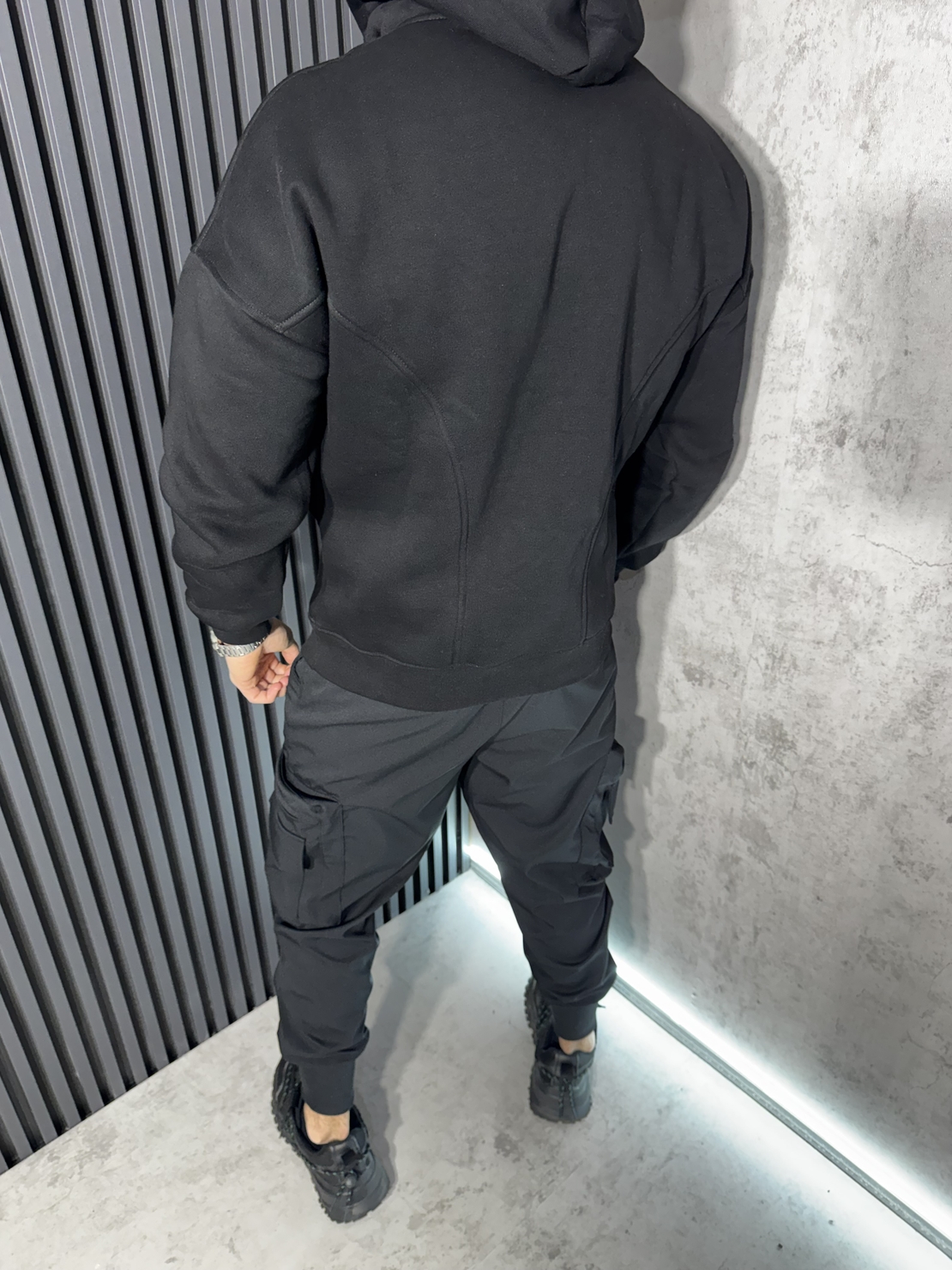 Спортно Худи с Къс Цип