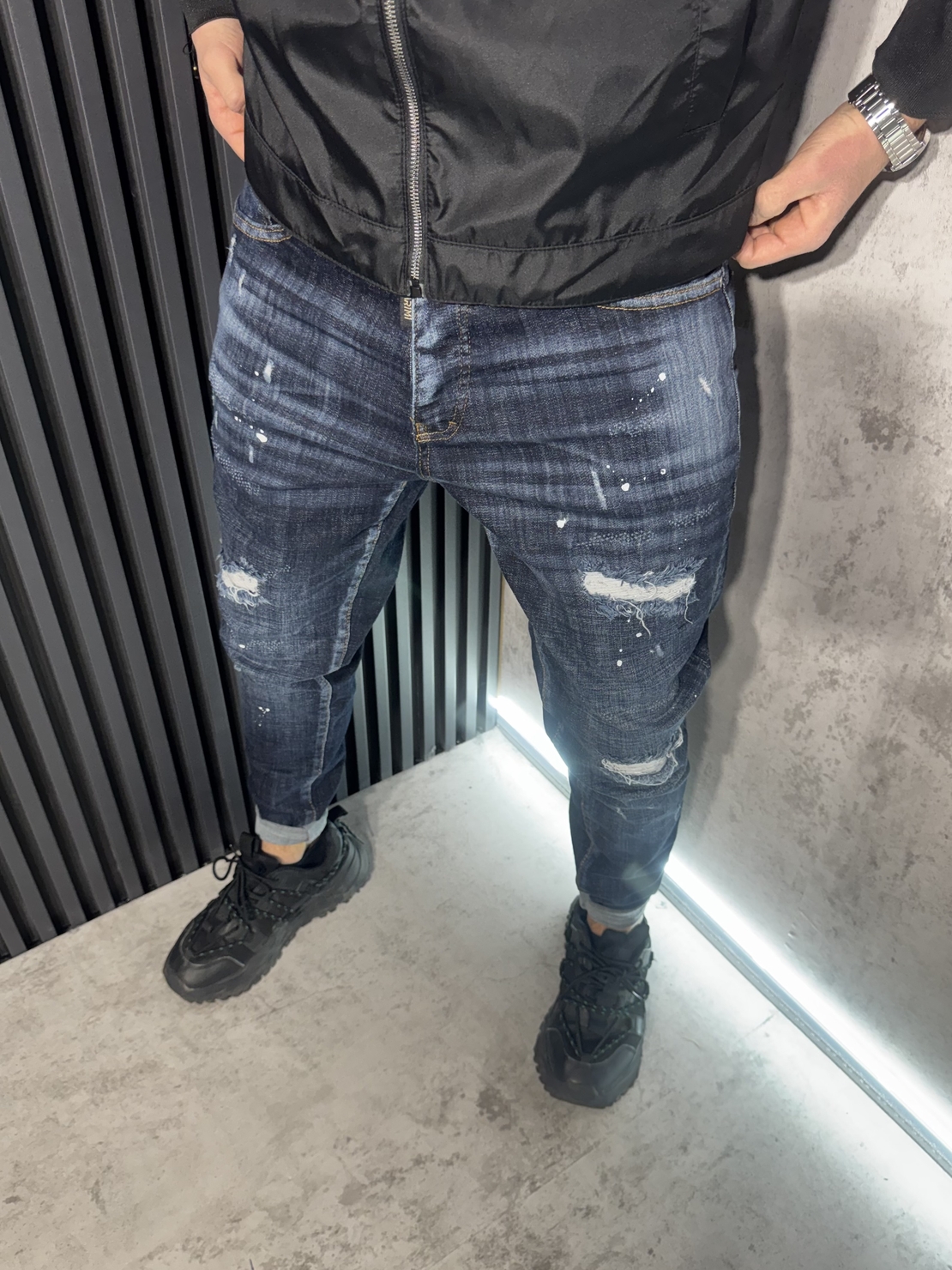 Мъжки Дънки Тъмносини с Кръпки - 337 R1