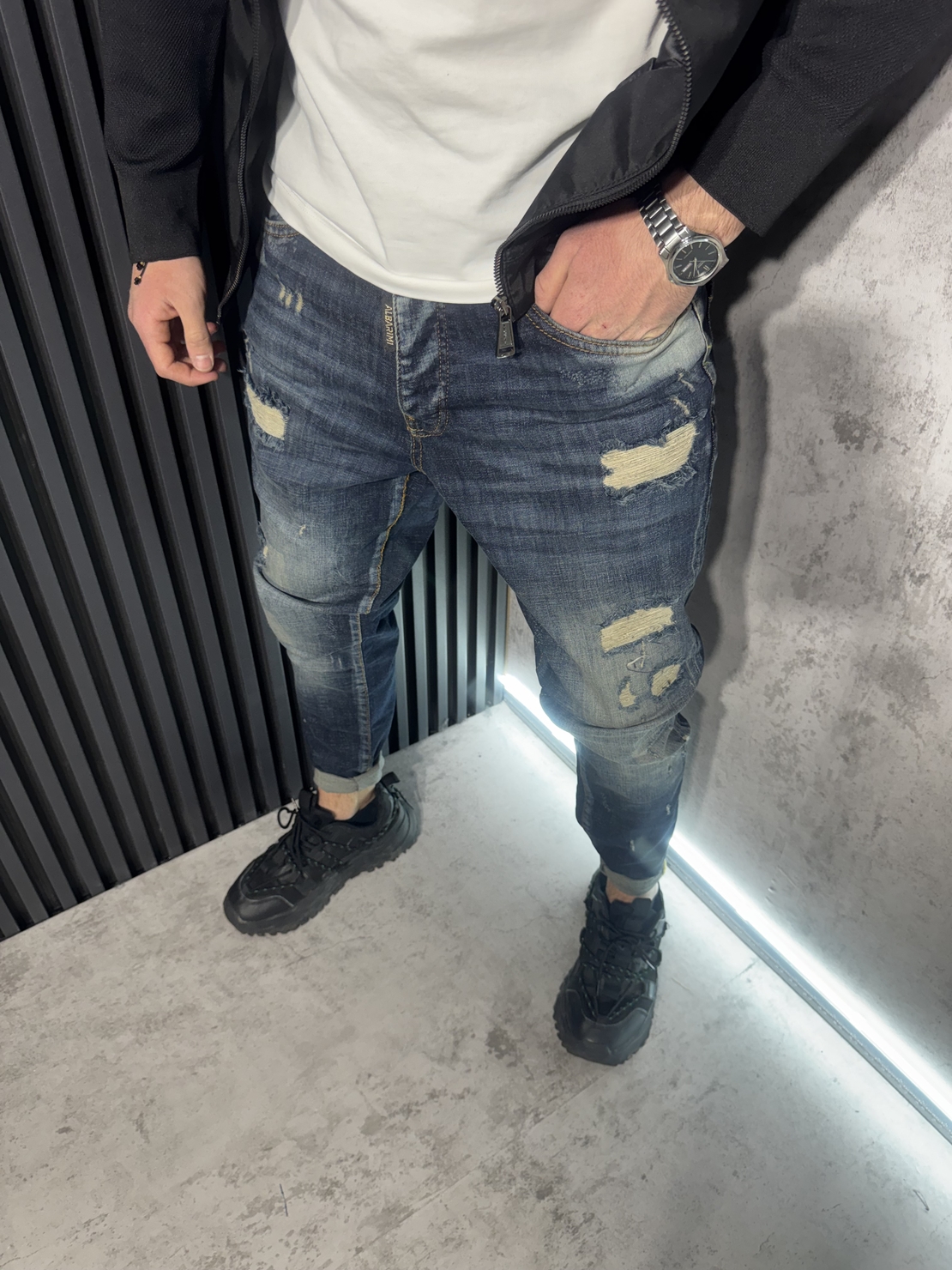 Мъжки Дънки Тъмносини с Кръпки - 271 R2