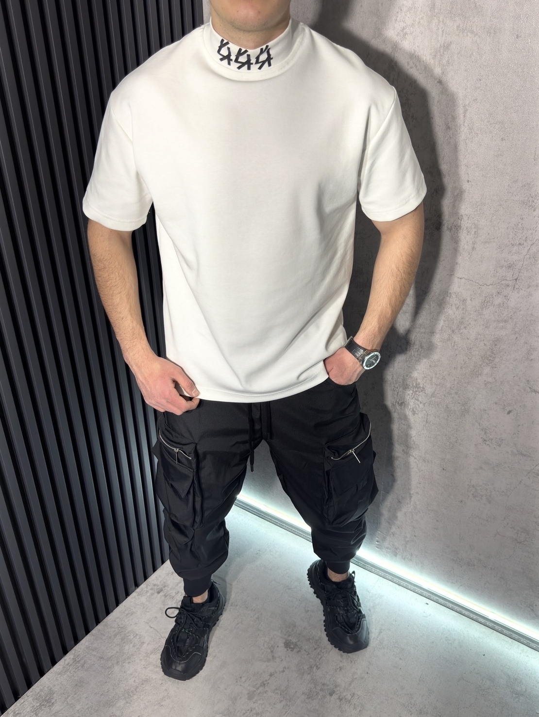 Тениска с Висока Яка 