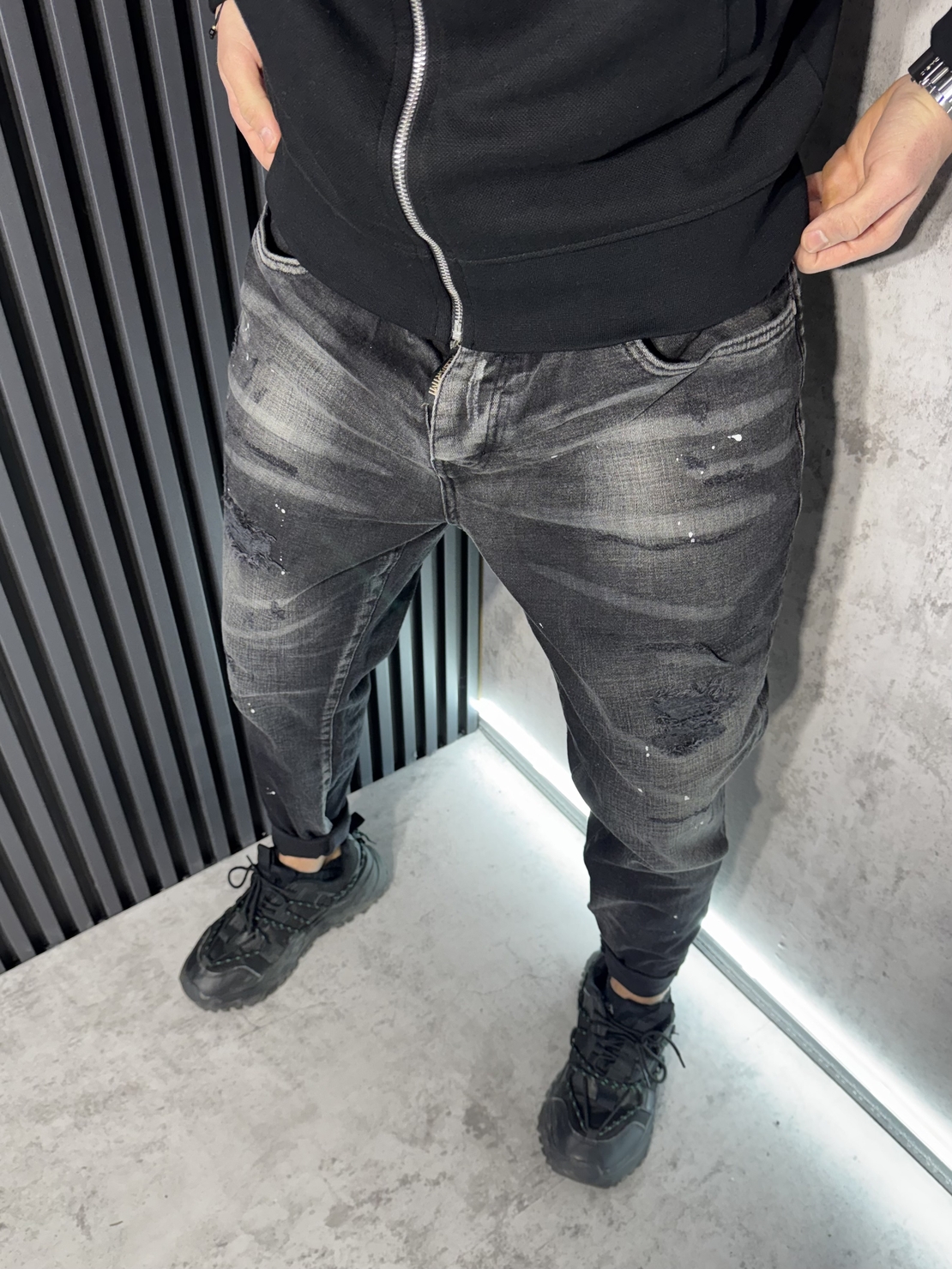 Мъжки Дънки в Черно с Бели Пръски и Избелващ Ефек