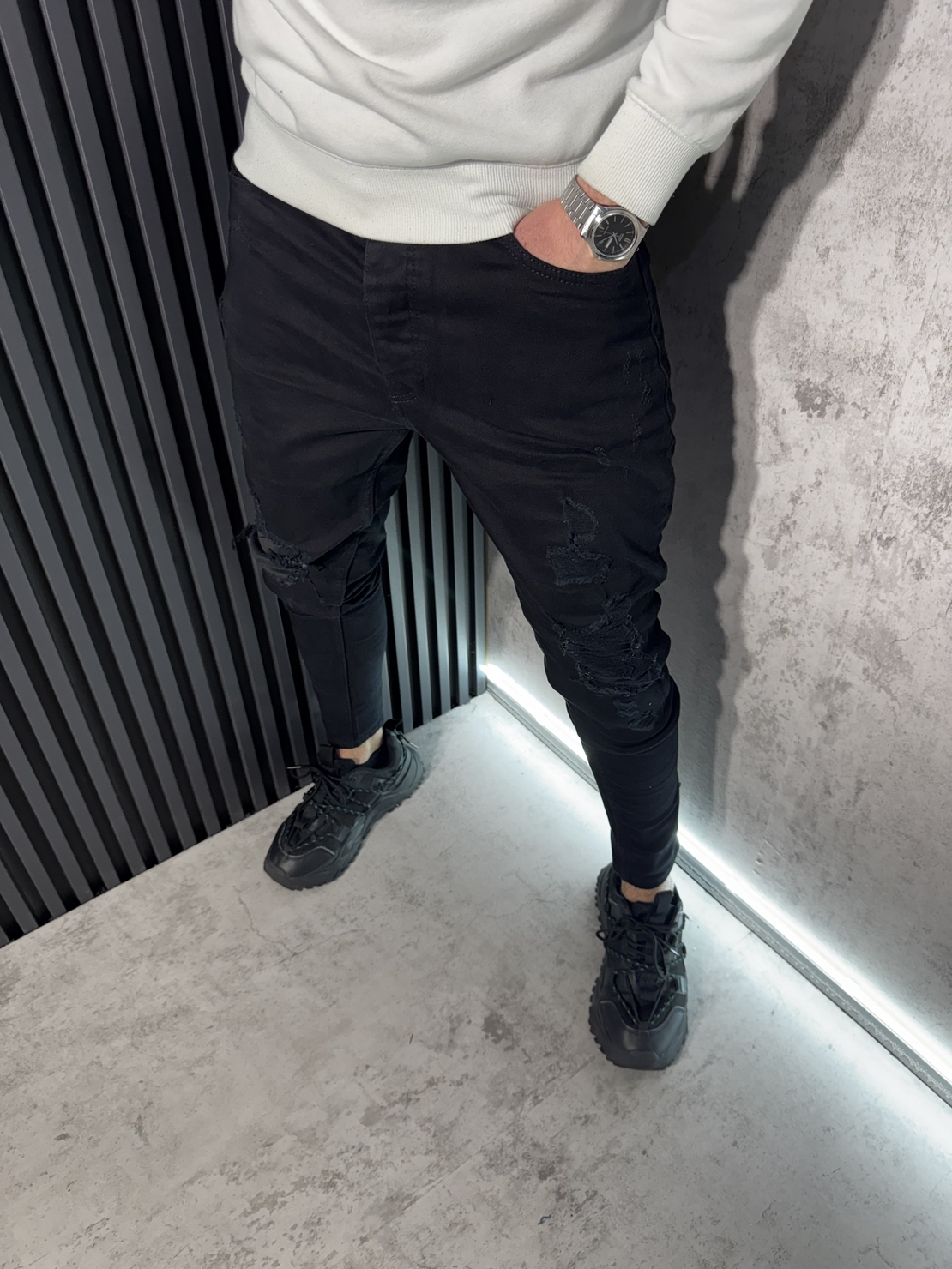 Мъжки Дънков Панталон с Разкъсани Детайли 9100