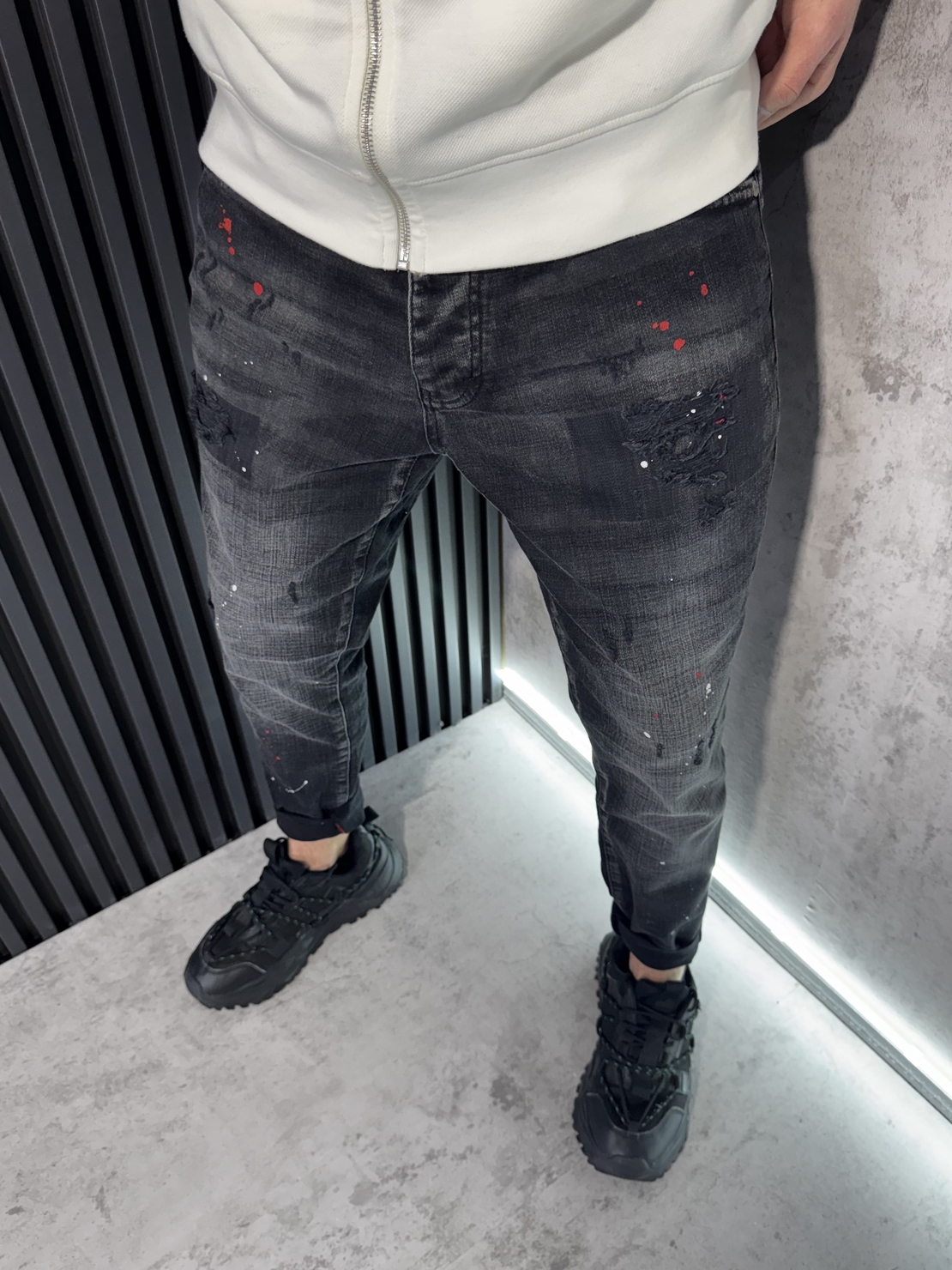 Мъжки Дънки в Черно с Избелващ Ефект и Пръски