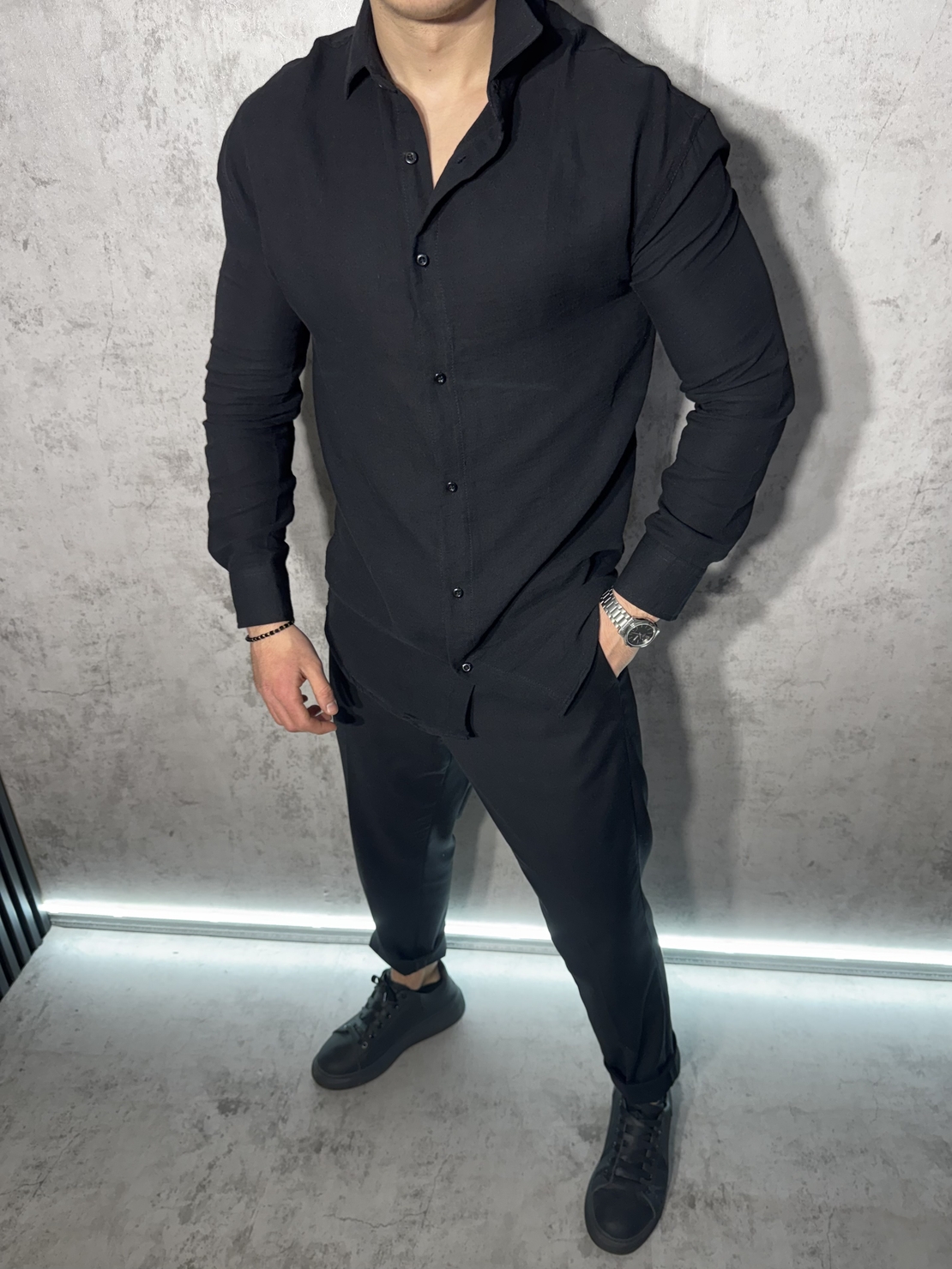 Спортно-Елегантна Риза в Черен Цвят