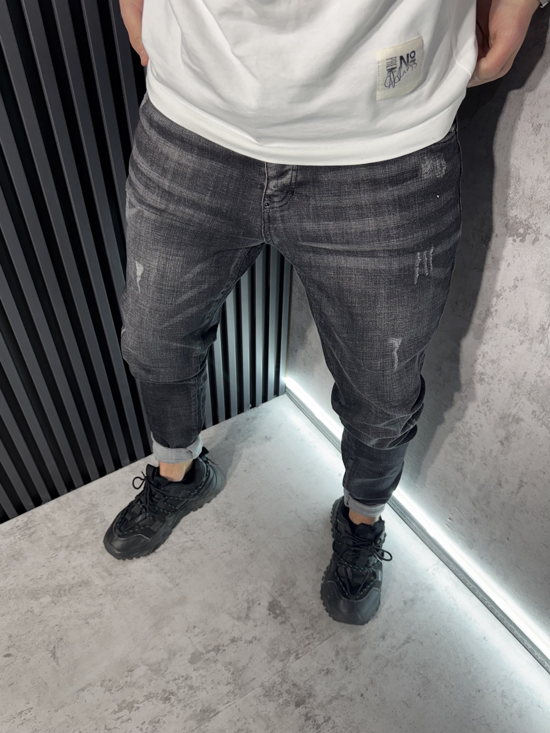 Мъжки Дънки Тъмносиви с Кръпки