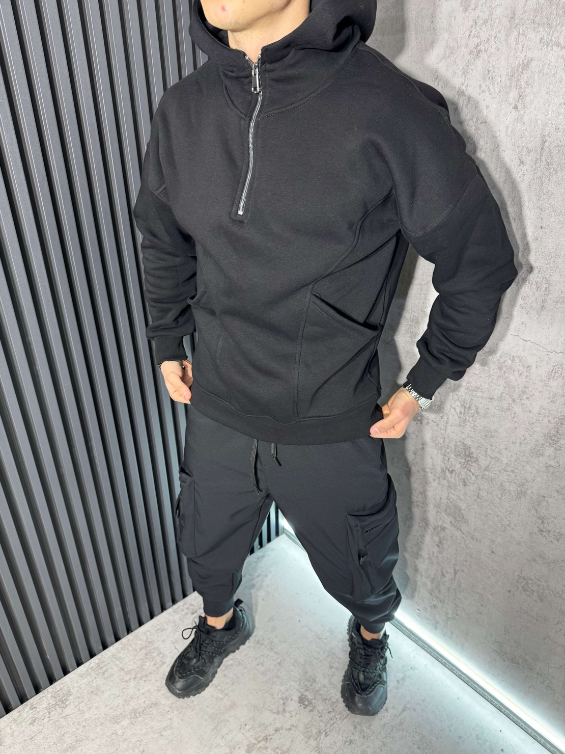 Спортно Худи с Къс Цип