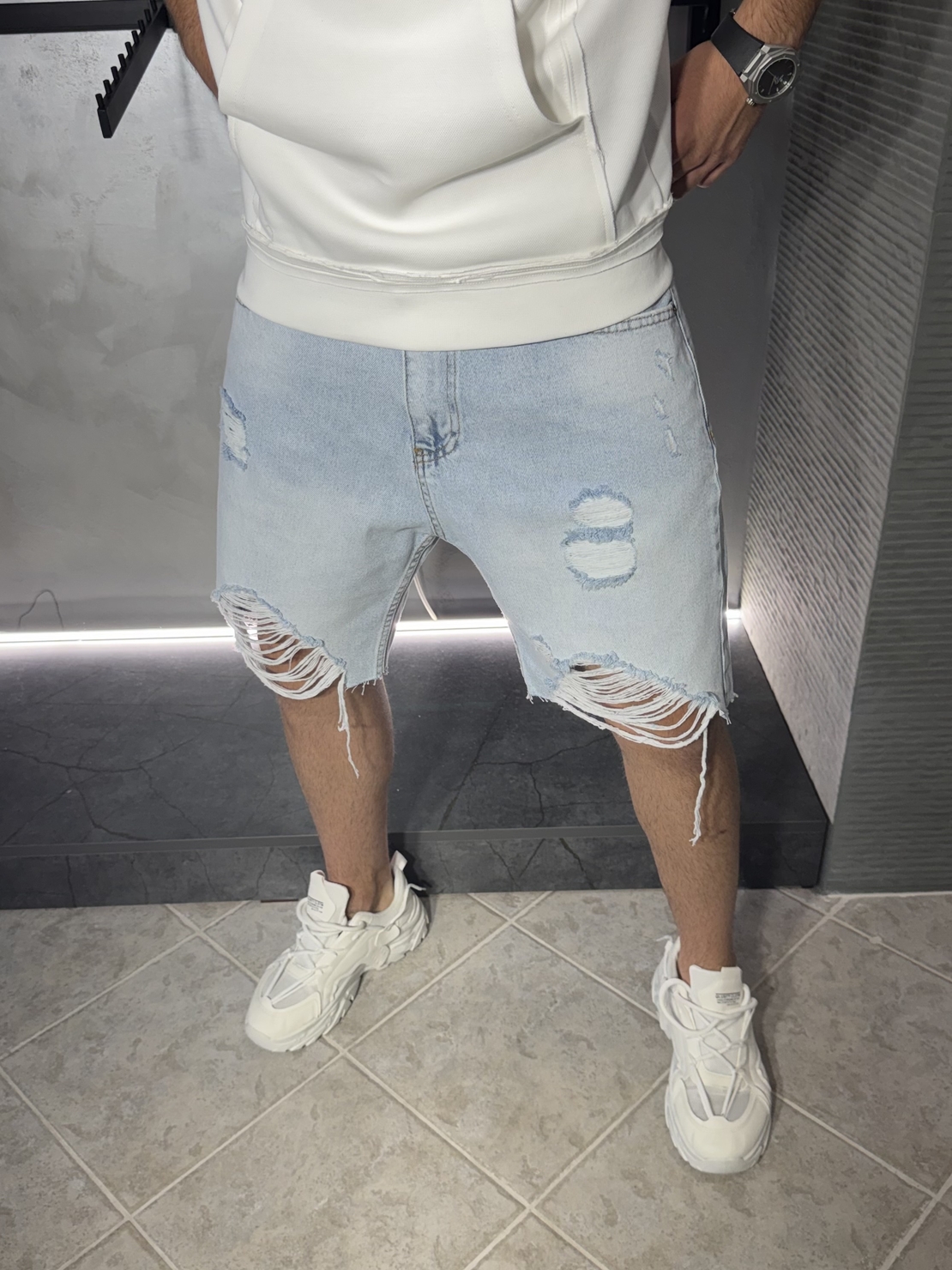 Къси Oversized Дънки с Разкъсан Ефект в Светлосиньо 81450