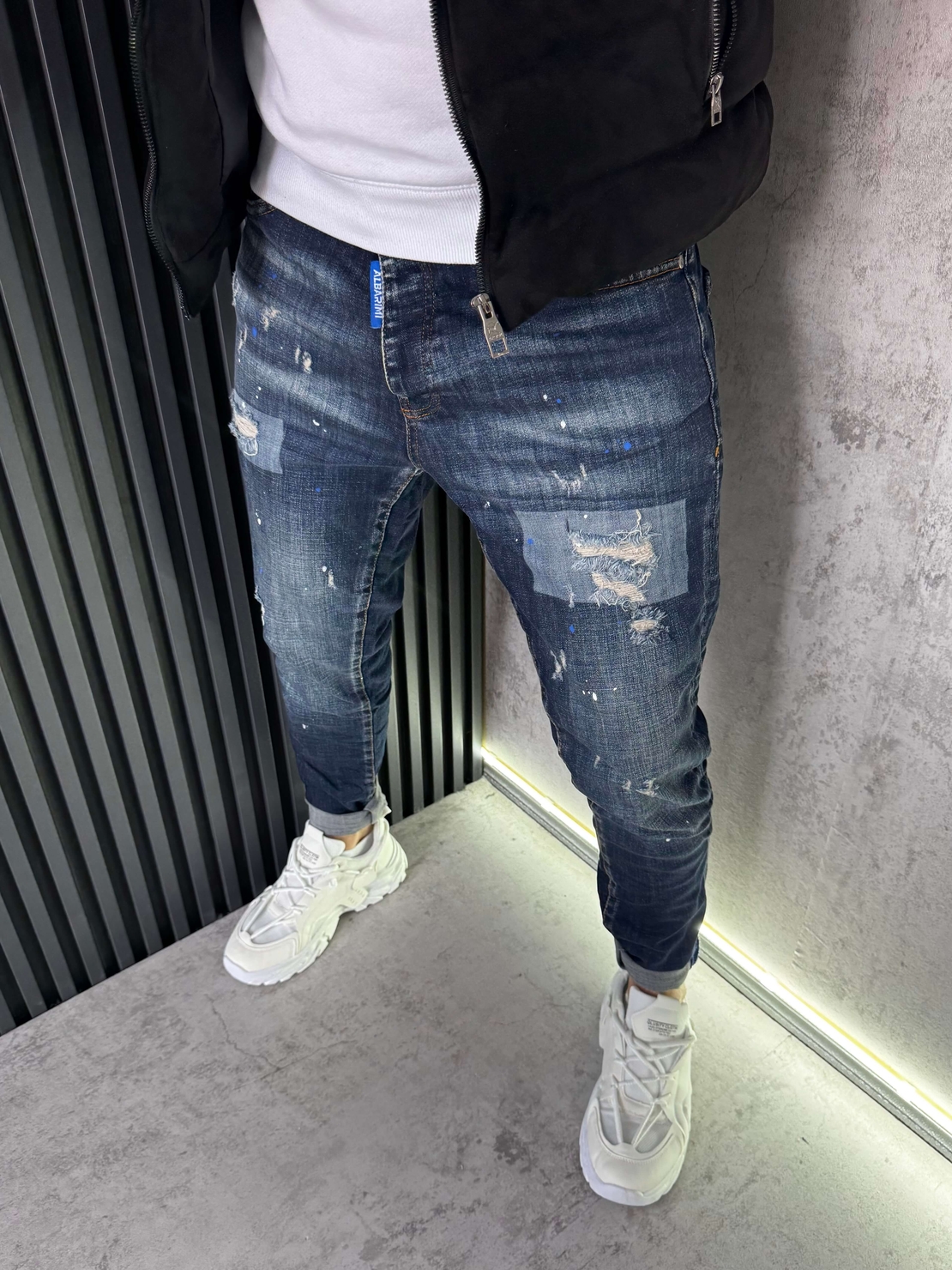 Мъжки Дънки Тъмносини с Кръпки, Разкъсвания и Пръски 197