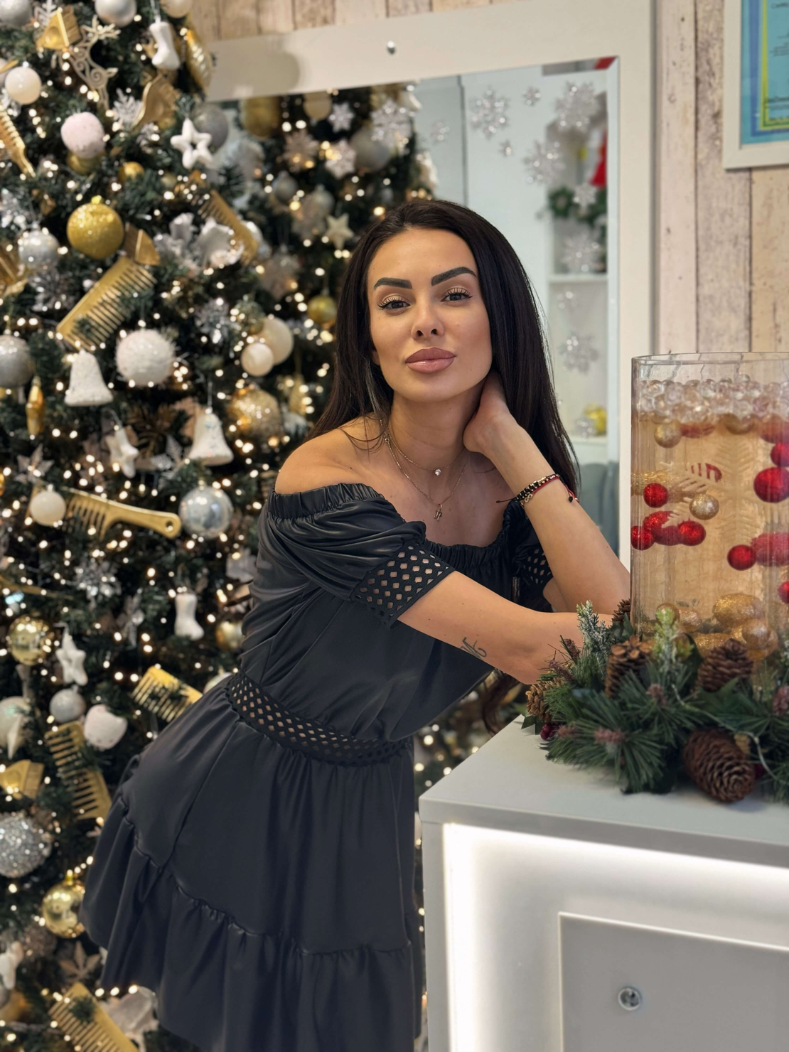 Черна кожена рокля