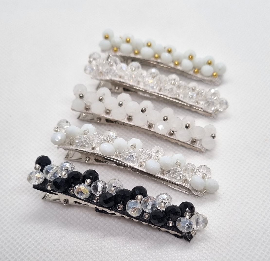 Фиба със стъклени кристали