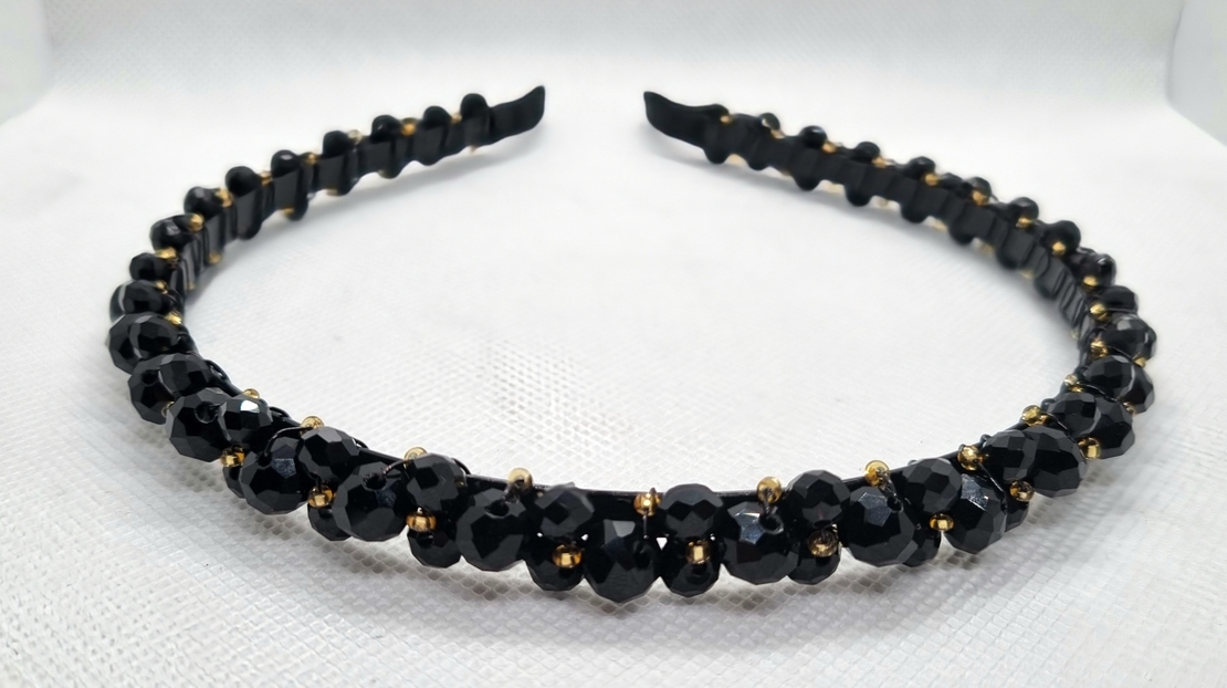 Дамска диадема със стъклени кристали