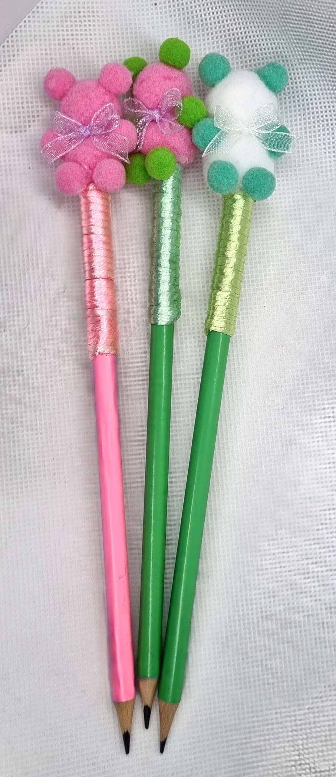 Моливи — цвете, мече или помпон