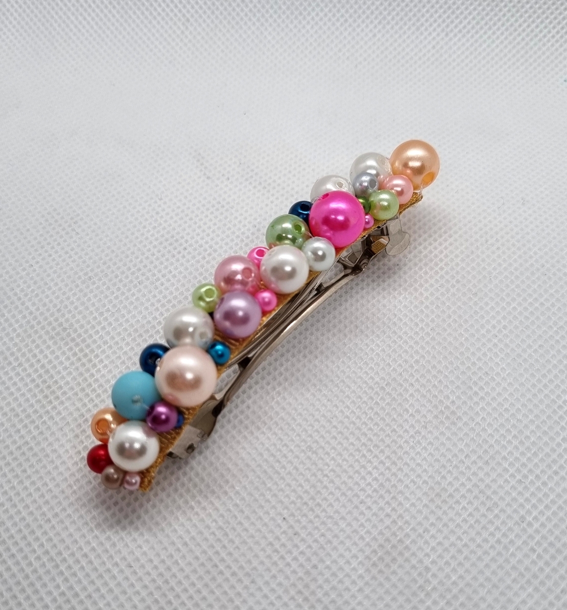 Ръчно изработена шнола със стъклени кристали