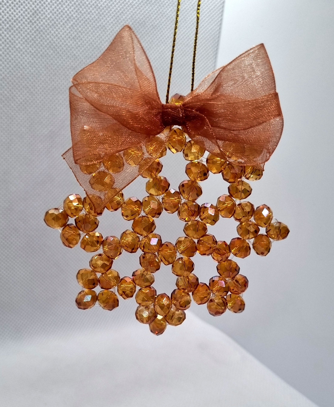 Ръчно изработена снежинка от стъклени кристали