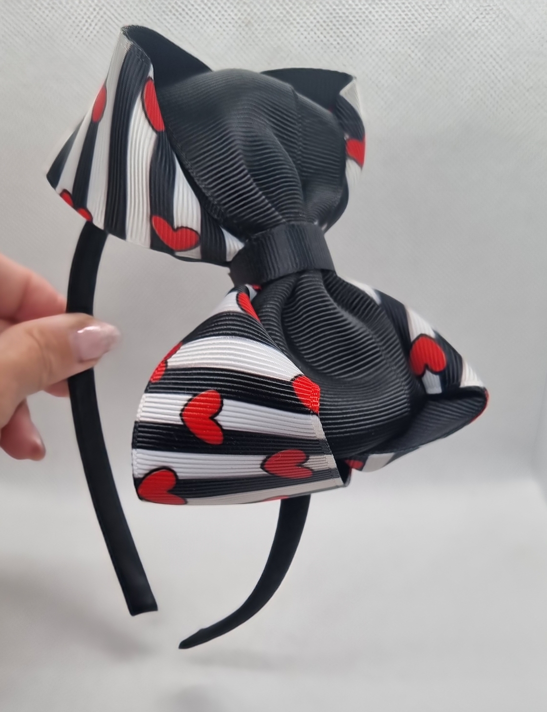 Ръчно изработен детскa диадемa с голяма панделка