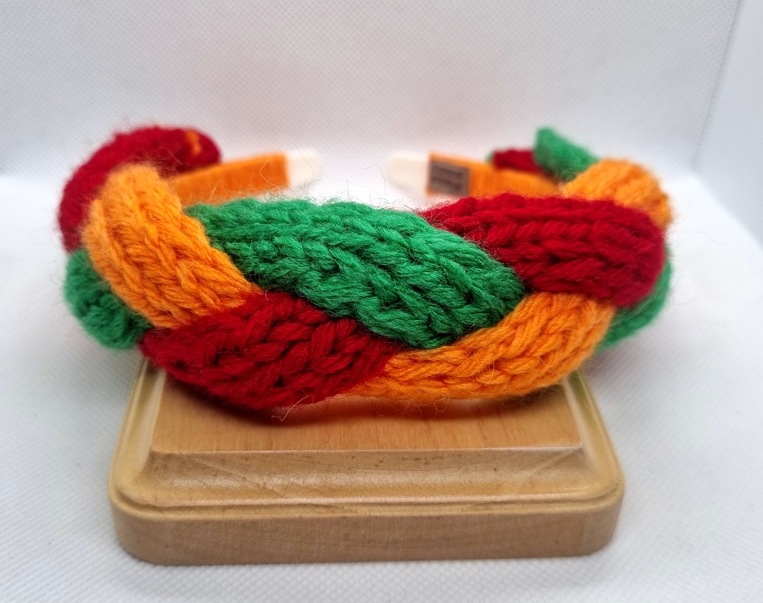 ДЕТСКА ДИАДЕМА ПЛЕТЕНА прежда