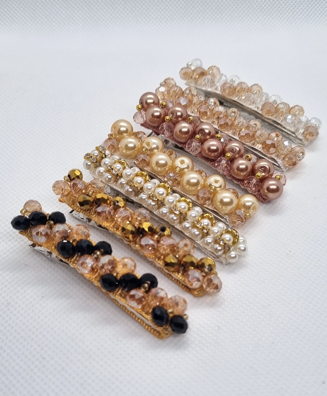 Фиба със стъклени кристали