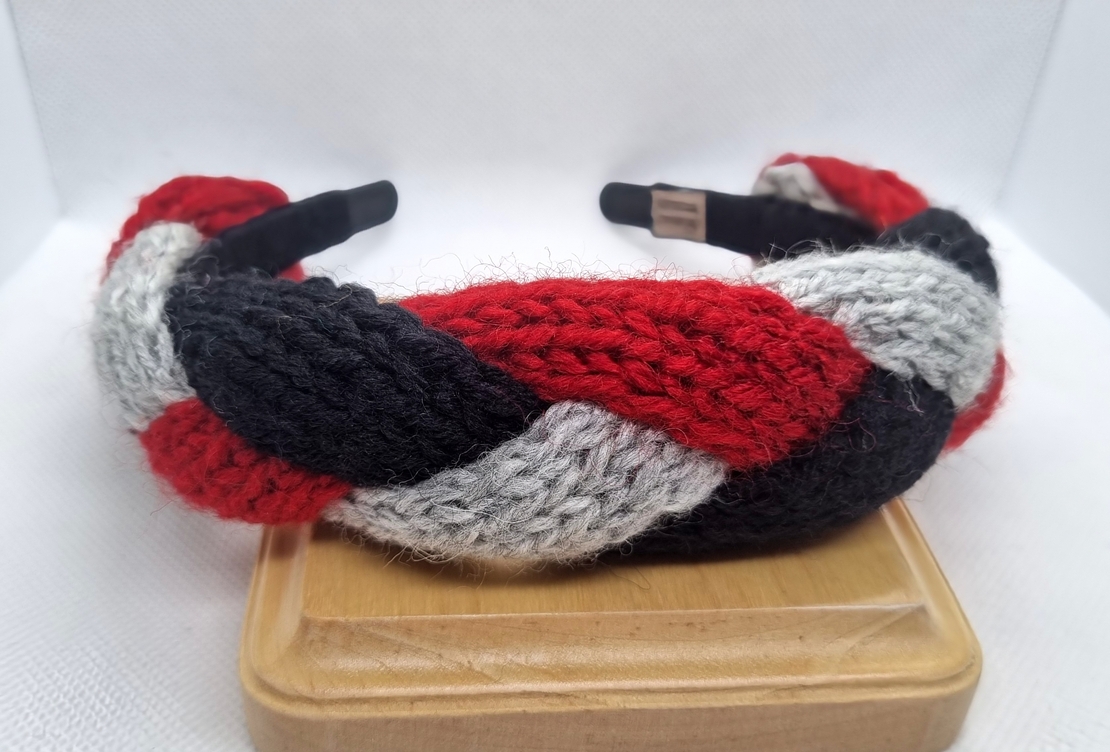 ДЕТСКА ДИАДЕМА ПЛЕТЕНА прежда