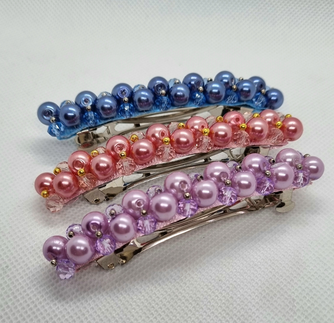 Ръчно изработена шнола със стъклени кристали