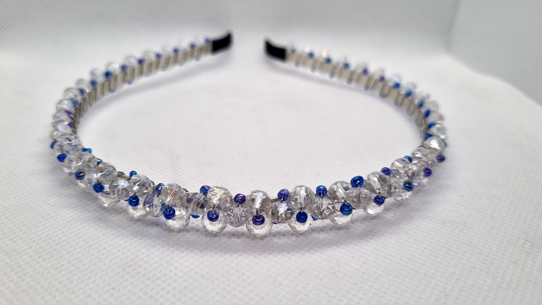 Дамска диадема със стъклени кристали