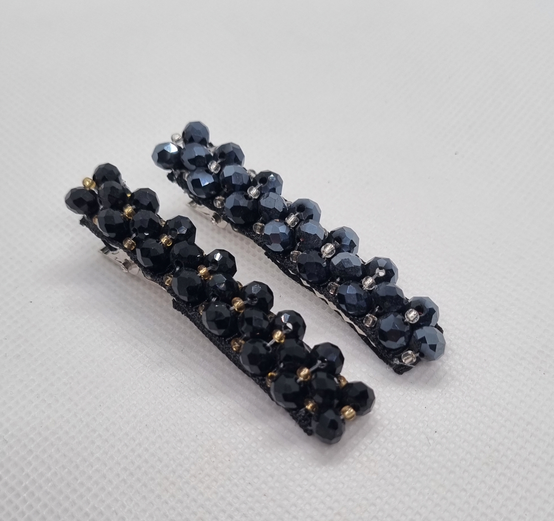 Фиба със стъклени кристали