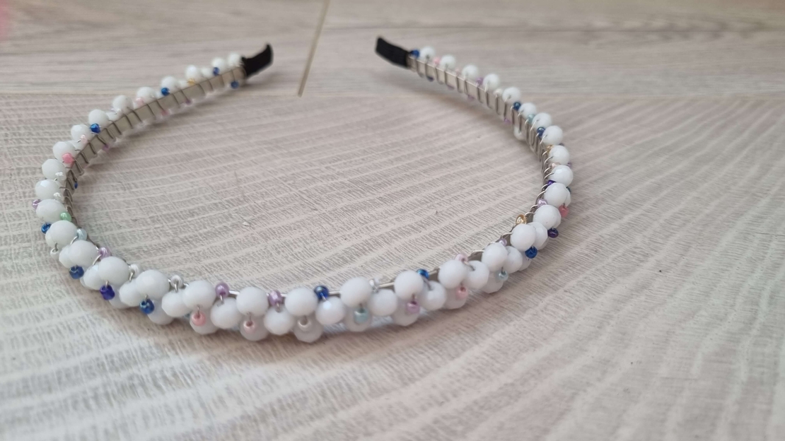 Дамска диадема със стъклени кристали