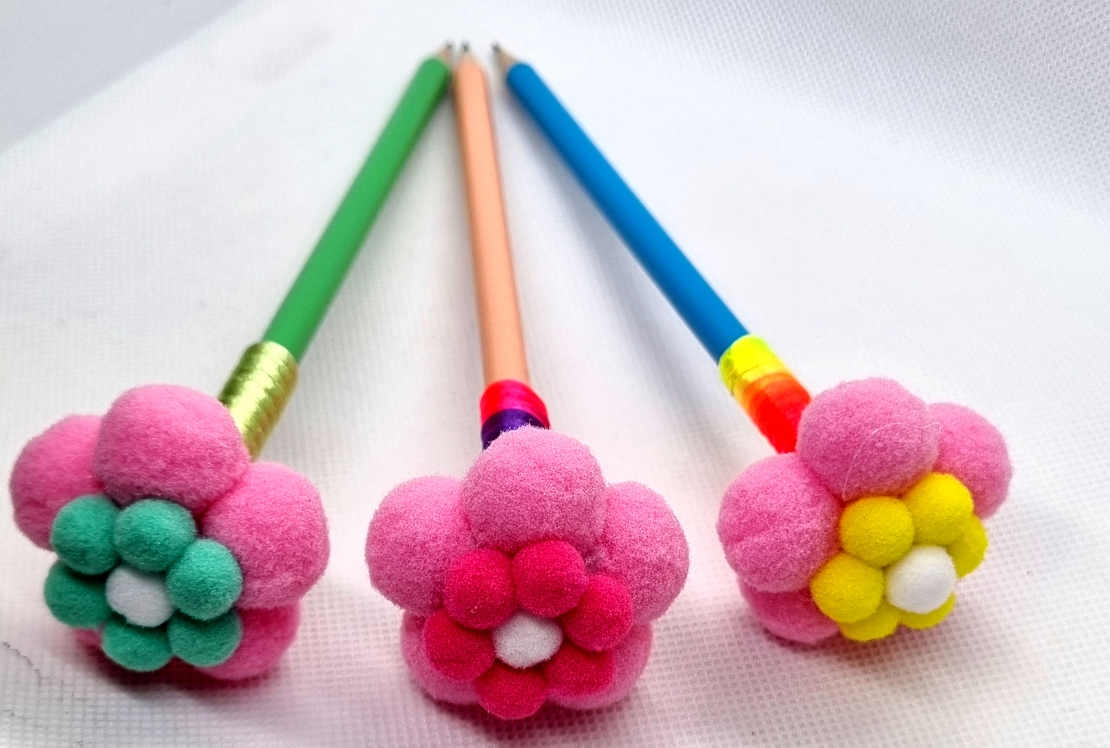 Моливи — цвете, мече или помпон