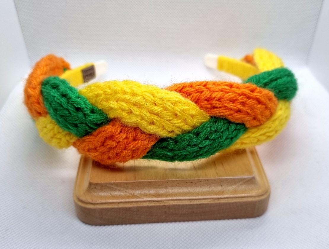 ДЕТСКА ДИАДЕМА ПЛЕТЕНА прежда