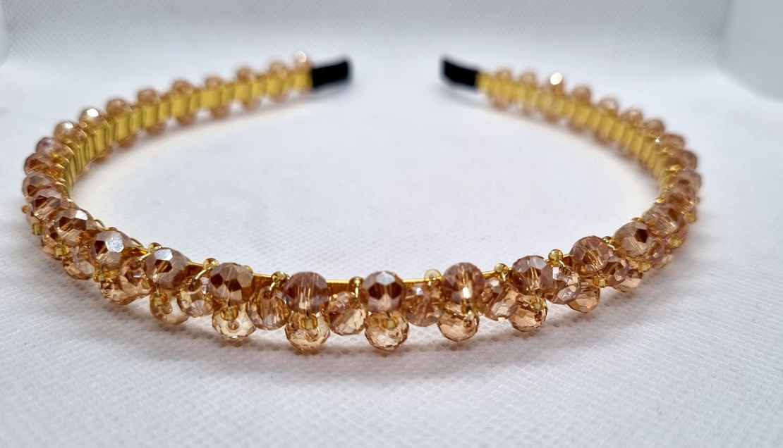 Дамска диадема със стъклени кристали