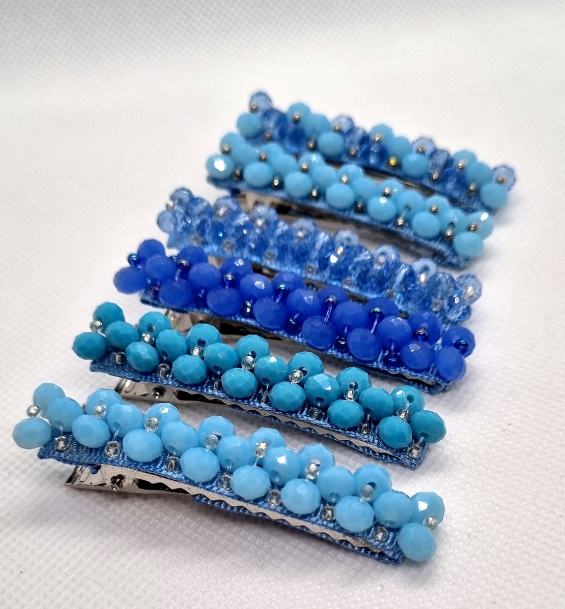 Фиба със стъклени кристали