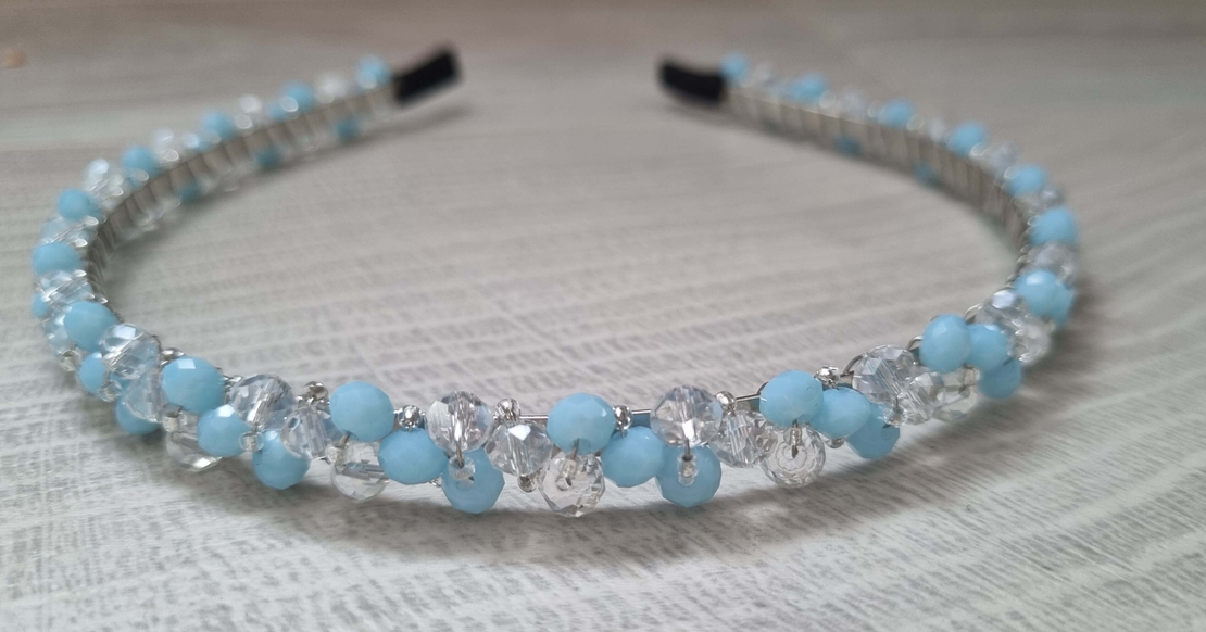 Дамска диадема със стъклени кристали