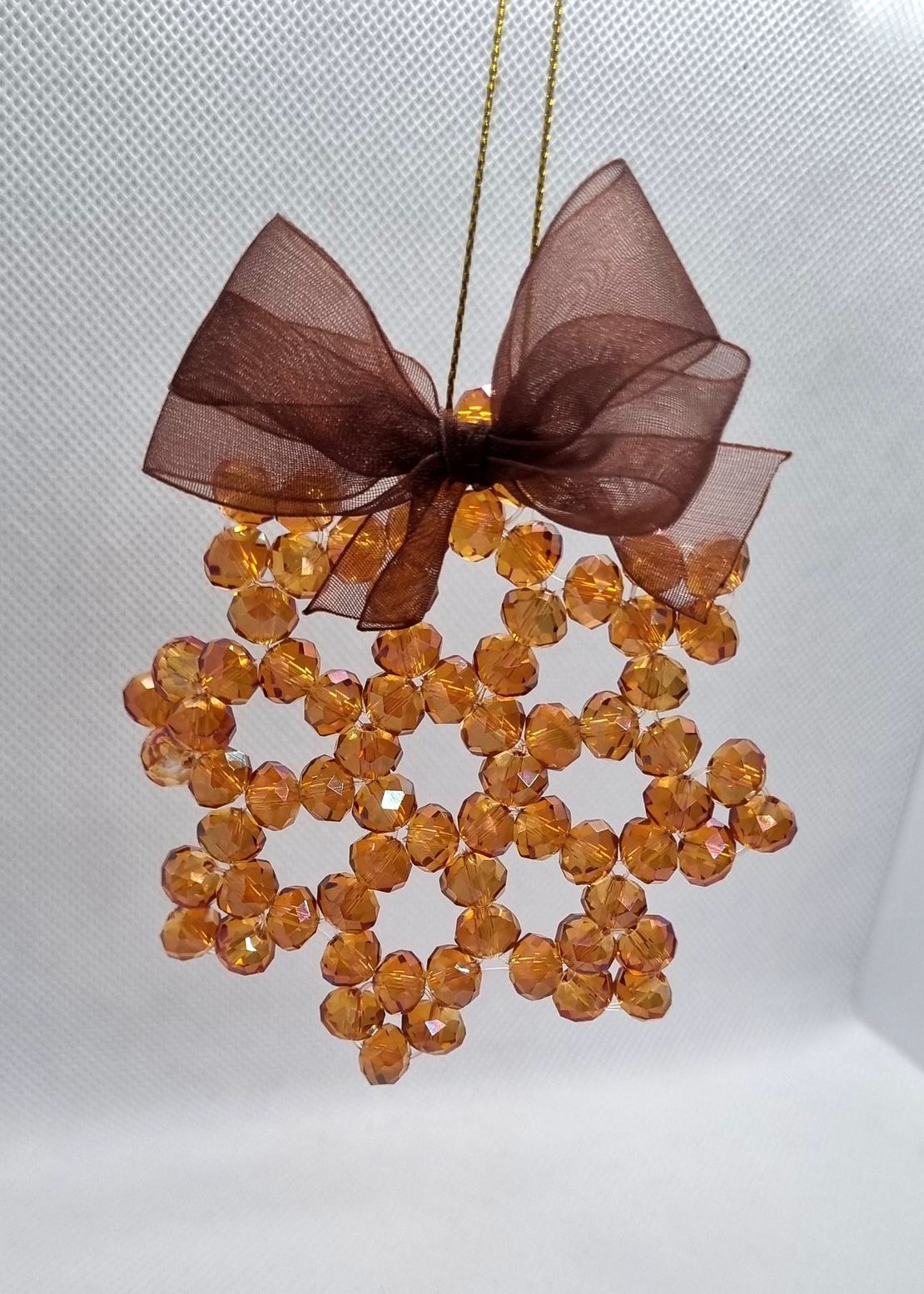 Ръчно изработена снежинка от стъклени кристали