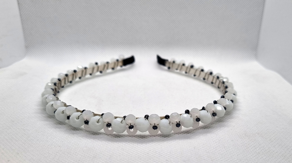 Дамска диадема със стъклени кристали