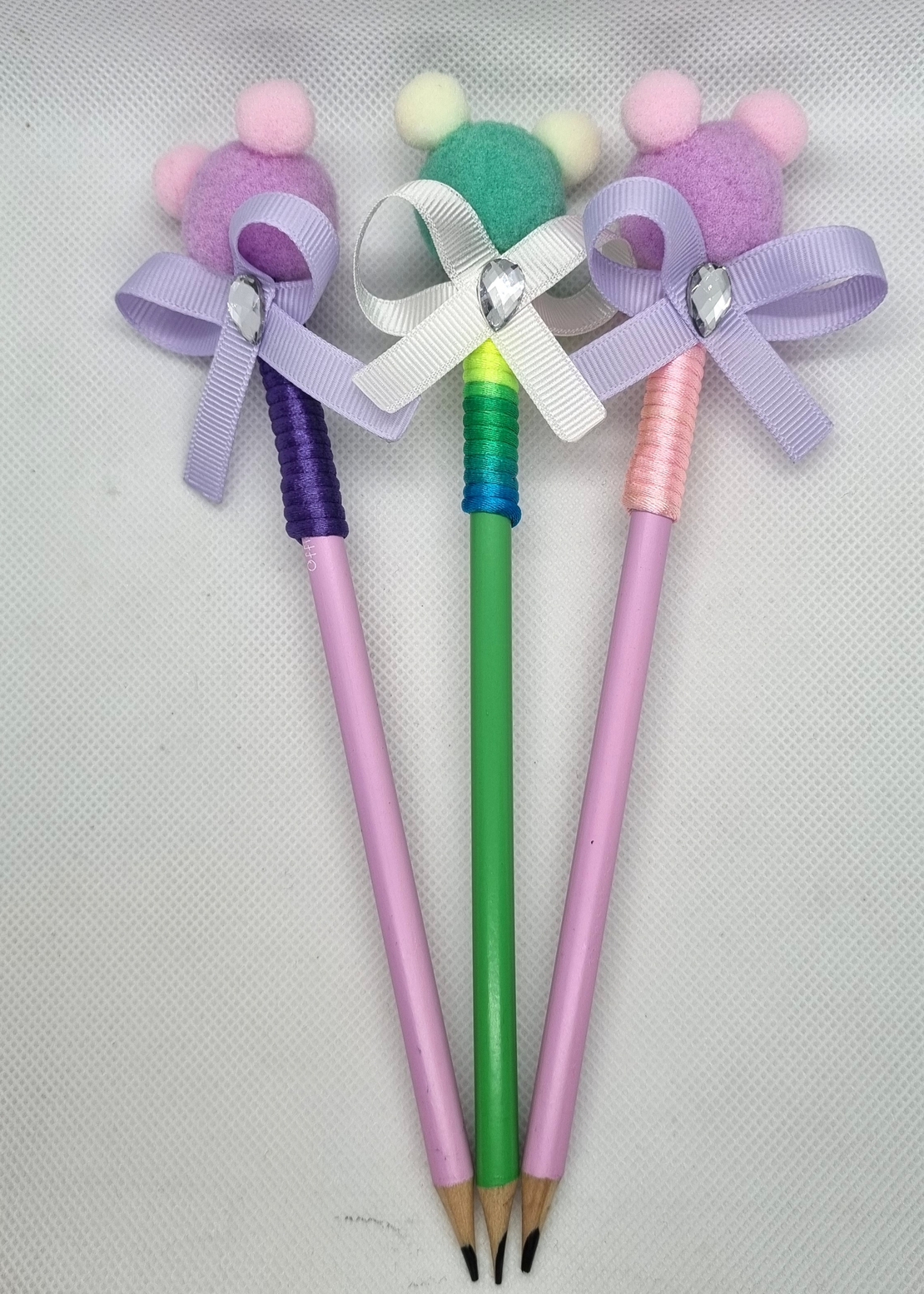 Моливи — цвете, мече или помпон