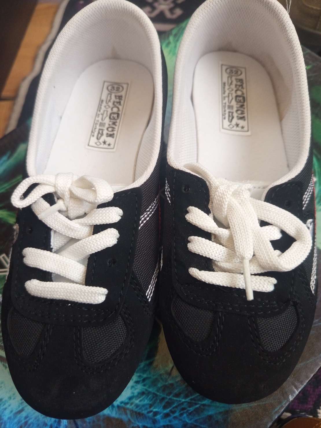 Детски черни платненки