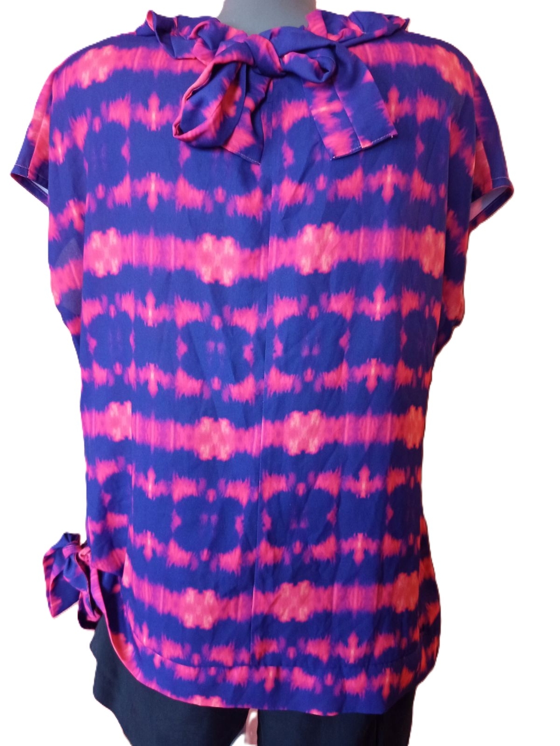 Дамска фланелка с изрязан ръкав L размер